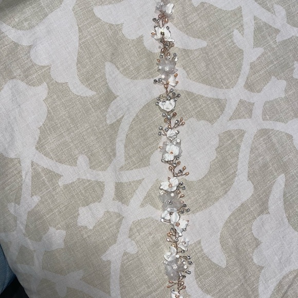 David’s Bridal Rose Gold flower head band piece with rhinestones - Picture 6 of 7